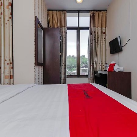 Reddoorz Plus @ Paal 2 Manado Exterior photo